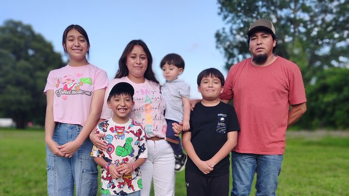 Help Gilberto and his family reunite campaign photo, 1 of 6