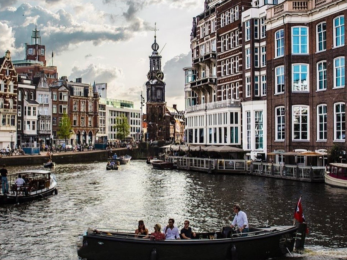 Fundraiser by Mia Cornis : Support My Hospitality Studies Abroad