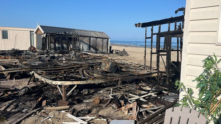 help de gedupeerde strandhuisjes eigenaren Wijk aan zee campaign photo, 1 of 7