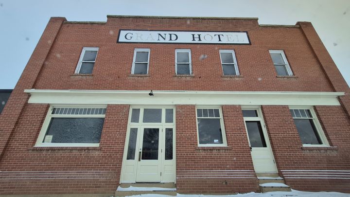Help Ressurect the Grand Hotel Shaunavon