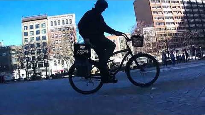 A tour bus for Plicykling and Free Software. video thumbnail, 1 of 4