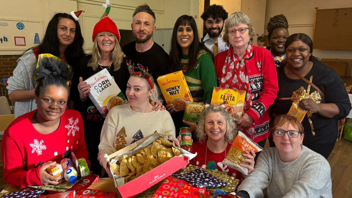 Struggling families over the christmas period campaign photo, 1 of 4
