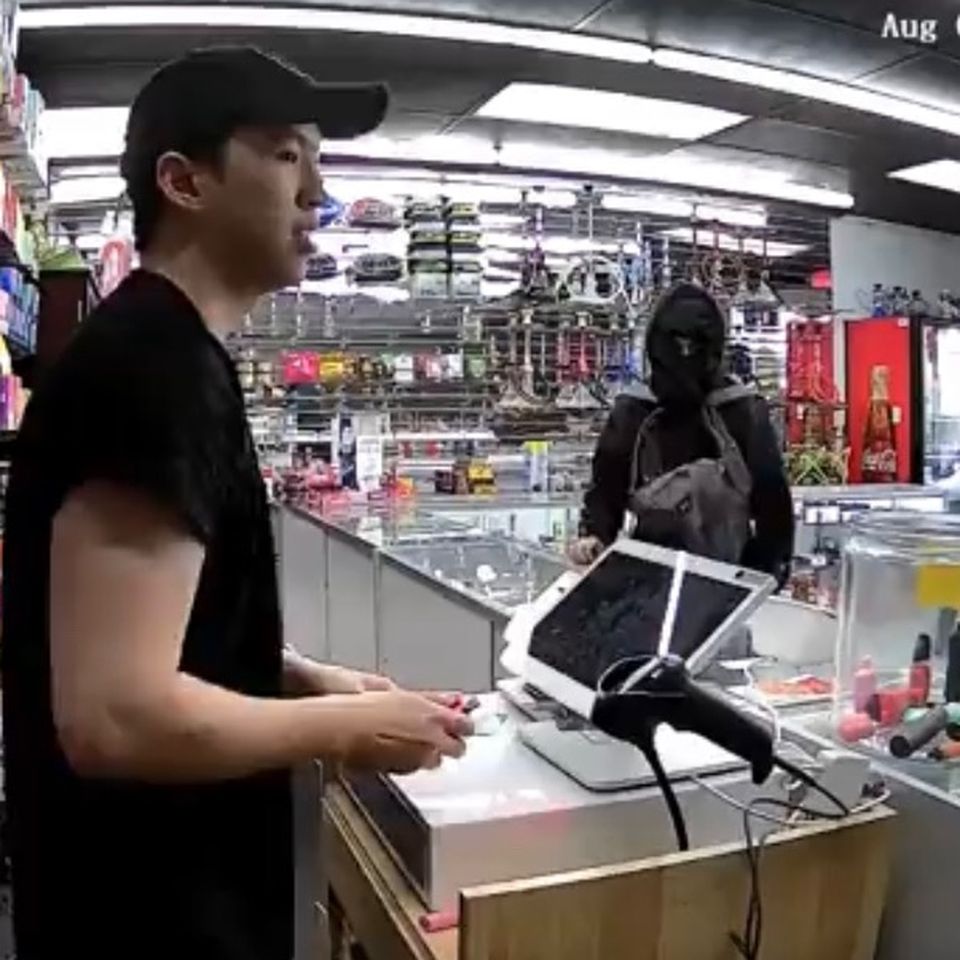 elfbar nachfüll pod läuft aus Town launches investigation into vape store beside CCI: Official main image 1