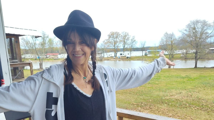 Give Rhonda the Loving Goodbye She Deserves campaign photo, 1 of 8