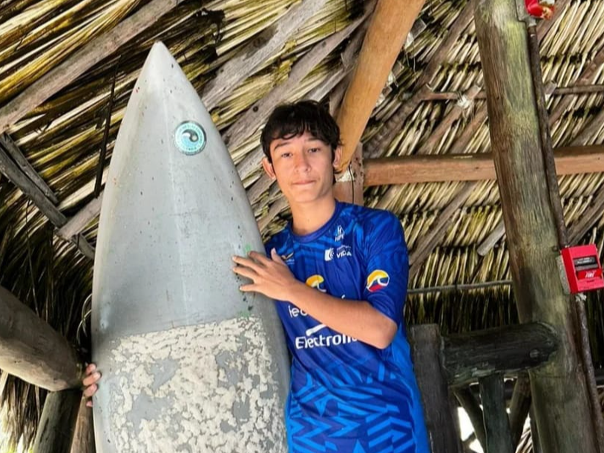 Patrocina el Sueño de Nuestros Surfers -Sponsor Our Surfers' campaign photo, 1 of 8