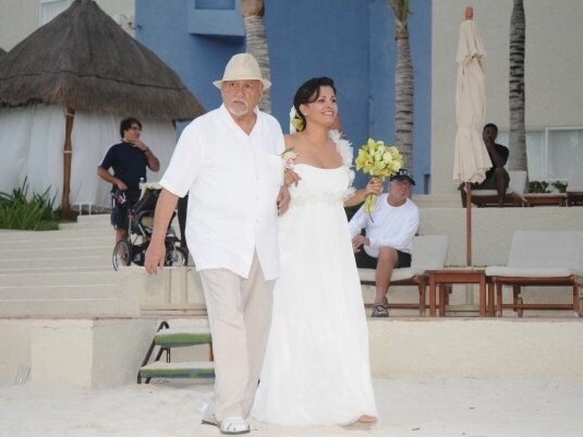 Stephanie Salas habló sobre la presencia de Luis Miguel en la boda de su  hija Michelle Salas - Infobae, image size:1200x900