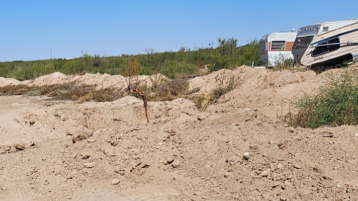 Help Shaunna Finish Her Home Before Winter campaign photo, 1 of 3