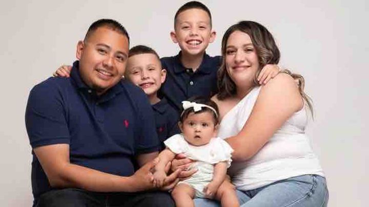 Gastos funerarios para Adrian Dominguez campaign photo, 1 of 3