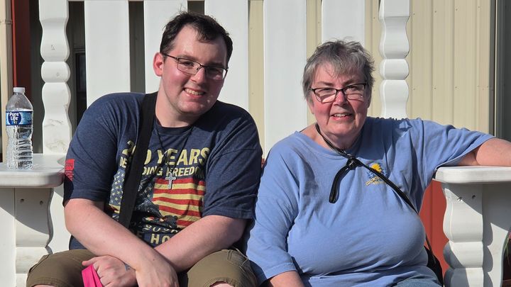 Help Shaun's Family Catch Up on House campaign photo, 1 of 7
