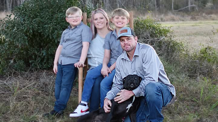 Sarah given 6-12 to live with terminal cancer campaign photo, 1 of 3