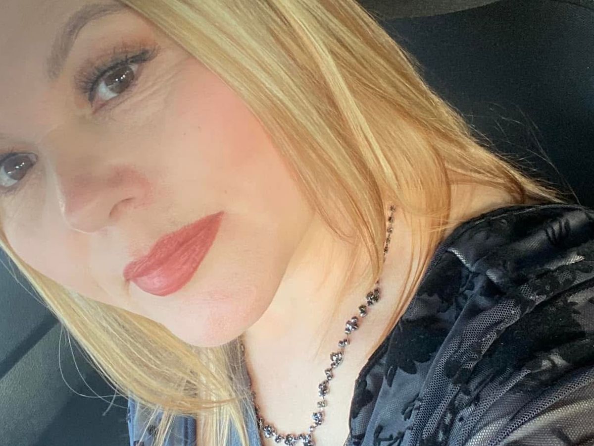 Help Alexis' Mom Get Teeth Implants After Beating Cancer campaign photo, 1 of 4