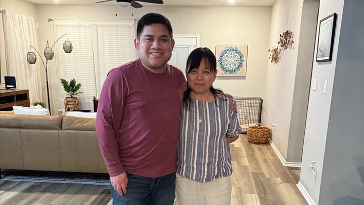 Help My Mom's Vision and Our Family campaign photo, 1 of 5