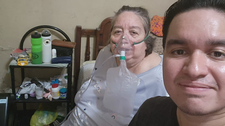 Foto de la campaña Help for my dear mother's medical treatment, 1 de 8