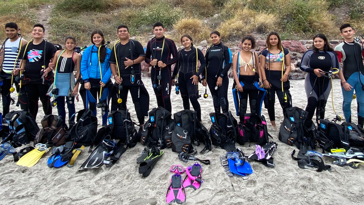 APOYA DONANDO Y EVITA CIERRE LA CARRERA DE BUCEO DEPORTIVO campaign photo, 1 of 7