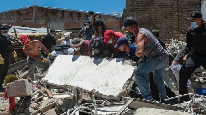 Solidarity with Colombia After the Earthquake campaign photo, 1 of 3
