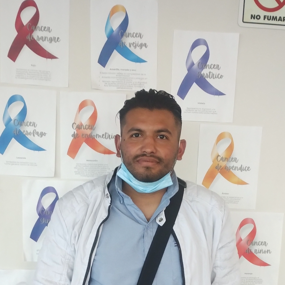 Ayuda a Erick con sus medicamentos para Quimioterapia