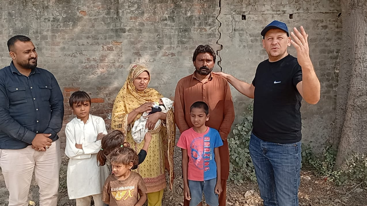 Svētības Pakistānas Misijai Aprīlī campaign photo, 1 of 3