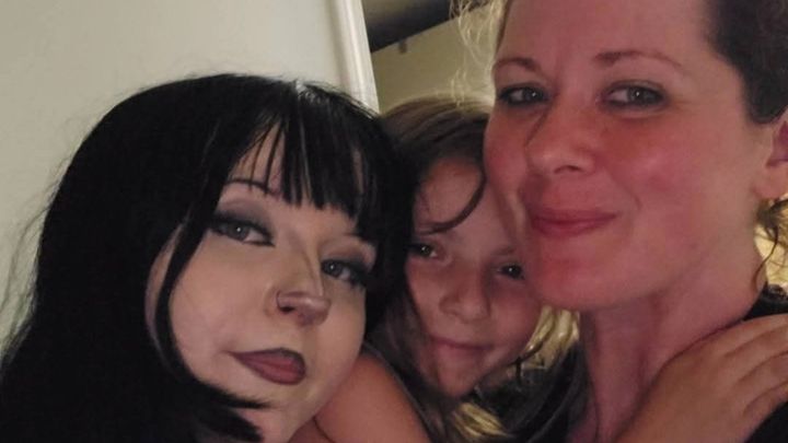Help Support Amber and her girls after their crash campaign photo, 1 of 4