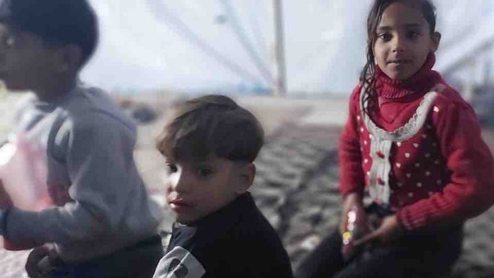 Famillie aus Kriegsgebieten campaign photo, 1 of 3