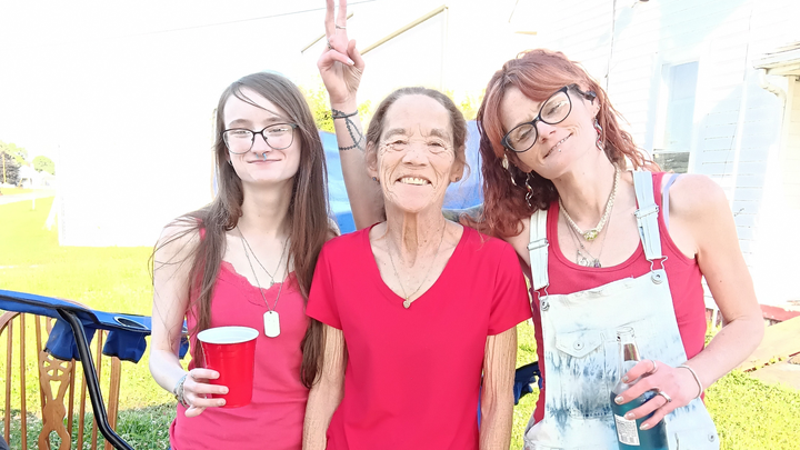 Help Darlene Simpson Beat Cancer campaign photo, 1 of 7