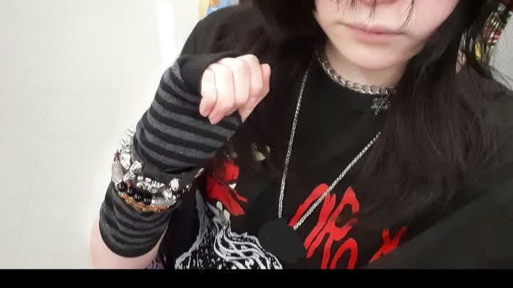 Make Veronica's Korn Concert Dream Come True campaign photo, 1 of 4