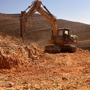 Building the Bosaso To Dhadar Road , 100km