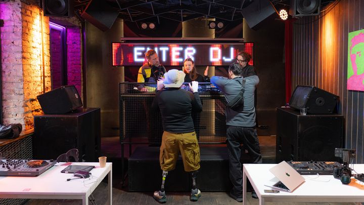 Help Veterans in Ukraine Heal Through Music and DJing campaign photo, 1 of 5