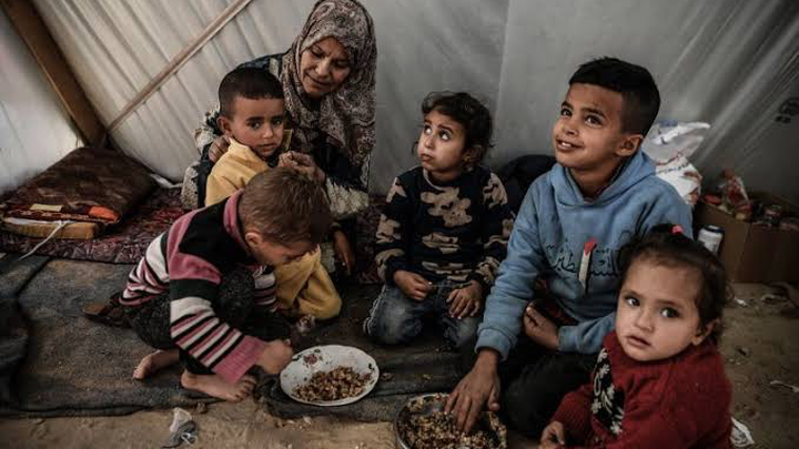 Provide Food and Shelter for Mahmoud's Kids campaign photo, 1 of 7