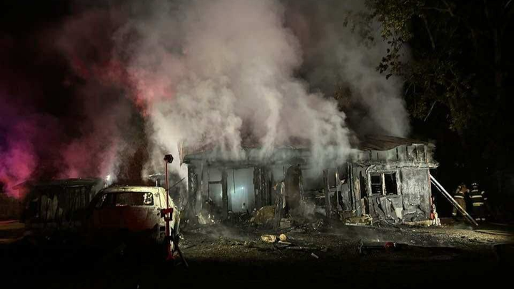 Help Jennifers family after losing everything in house fire campaign photo, 1 of 8