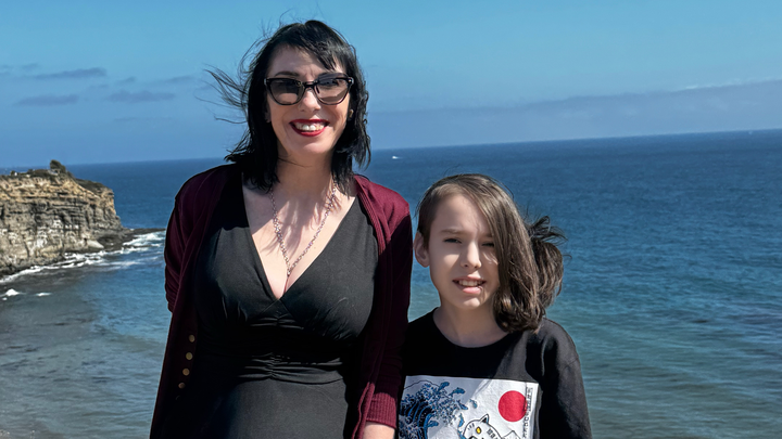 Single mom in financial crisis campaign photo, 1 of 3