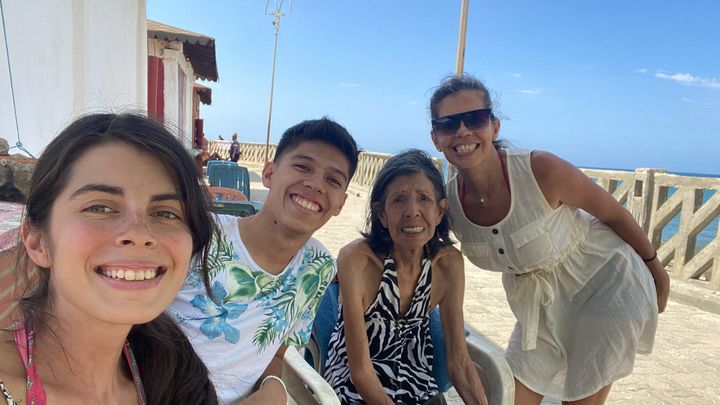 Ayuda para mi abuela Haydee tras el terremoto en Venezuela campaign photo, 1 of 8