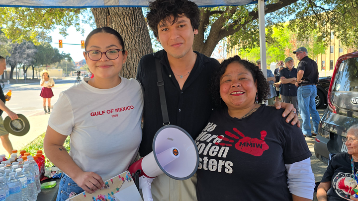 Help a 21-Year-Old Community Organizer Avoid Homelessness campaign photo, 1 of 8