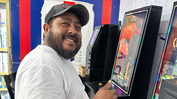 Help Luis Enrique Flores Lopez Return Home campaign photo, 1 of 8