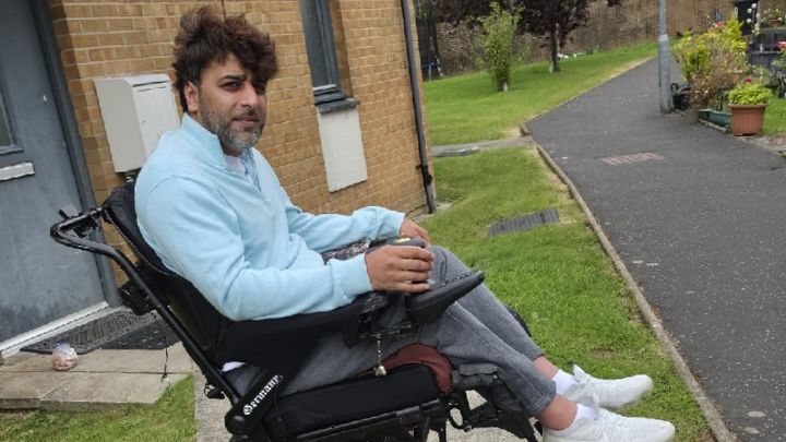 Help Safir make cold days easier for wheelchair users campaign photo, 1 of 4