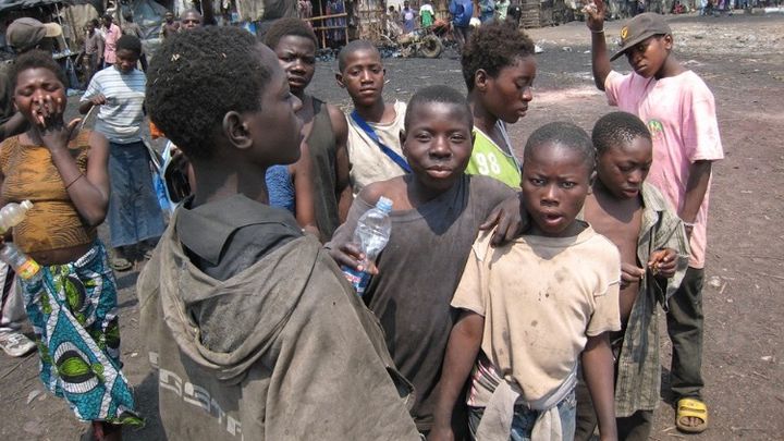 Donate to help the children in the street for Christmas campaign photo, 1 of 8