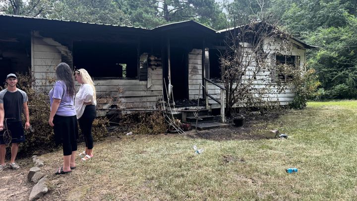 Foto della campagna Help our Mom Rebuild After Fire, 1 di 7