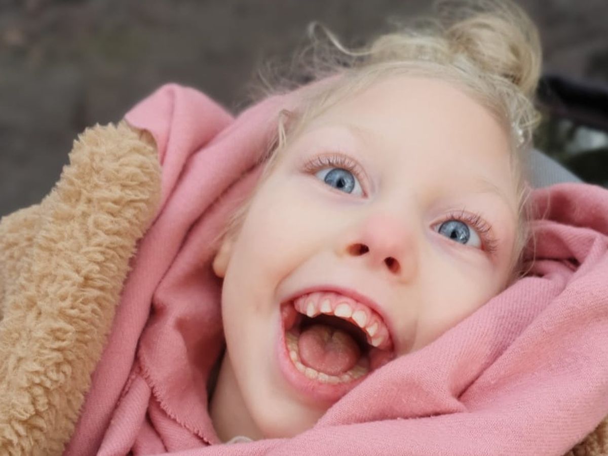 Een gestileerde anime jongen met roze: stockvector (rechtenvrij) 2633788967  | Shutterstock, image size:1200x900