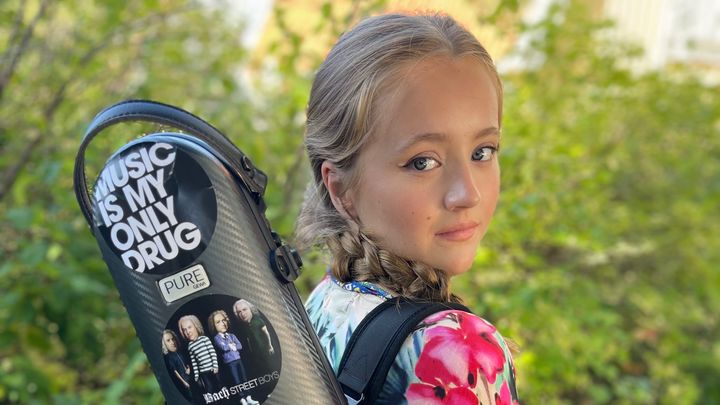 Help a young violinist reach her dream campaign photo, 1 of 3