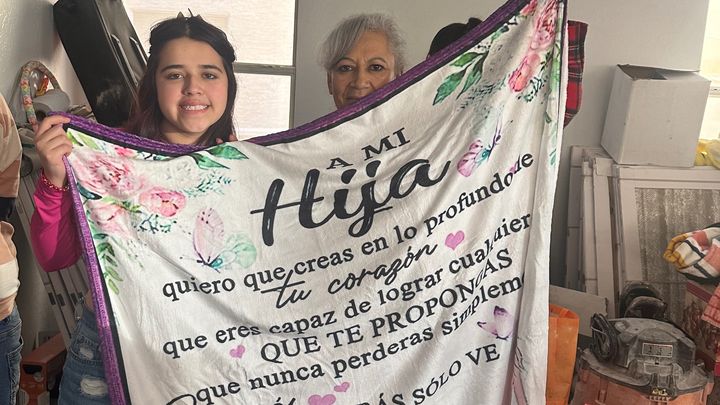 Fundraiser by Romelia Leon : Mom and daughter lost their house in a fire