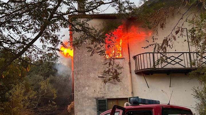 Casa distrutta a San Gregorio: aiutaci a ripartire