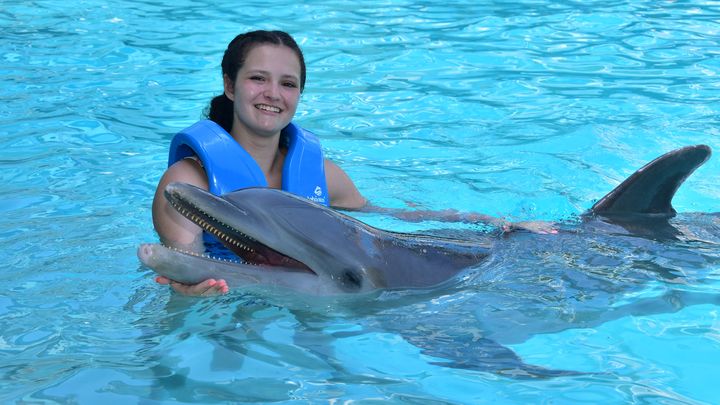 Fundraiser by Hannah Stanley : Support Hannah's Dolphin Studies Abroad