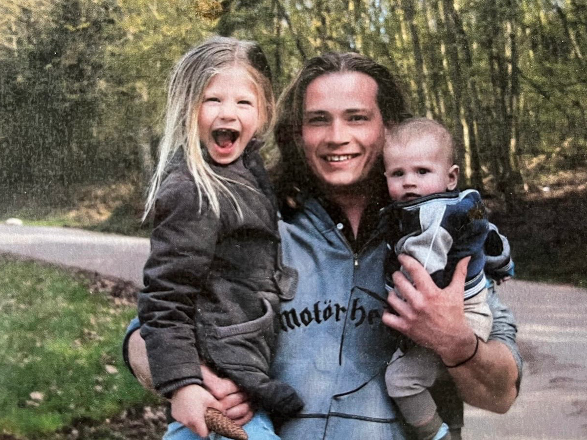 Help ons de uitvaart van onze vader te kunnen betalen campaign photo, 1 of 3