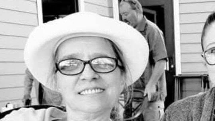 Family expenses for Sheena Oliveira campaign photo, 1 of 4