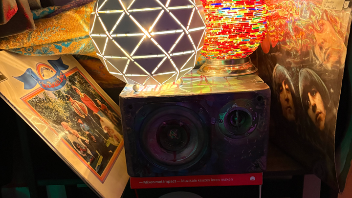 Foto van campagne Reconnecting past, present to future with immersive speakers, 1 van 8