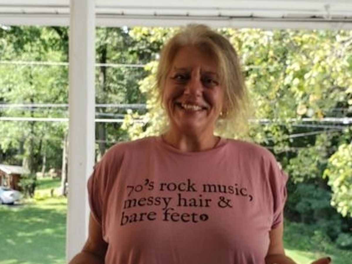 Messy Hair Don't Care Shirt 70'S Rock Music Bare Feet Tshirt Messy Hair Don't Care Shirt 70'S Rock Music Bare Feet Tshirt