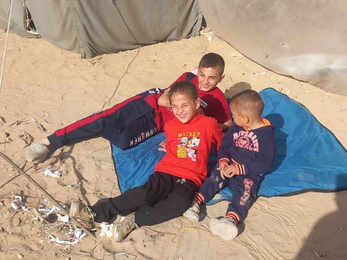 Help Shireen evacuate her family campaign photo, 1 of 2