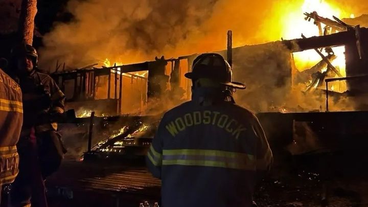 Help Erin and their 2 cats rebuild after House Fire campaign photo, 1 of 7