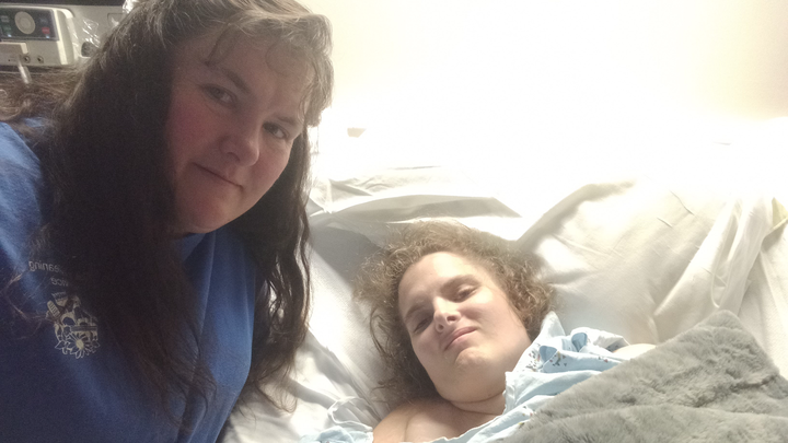 Sara is in her last stages of battling her cancer campaign photo, 1 of 6