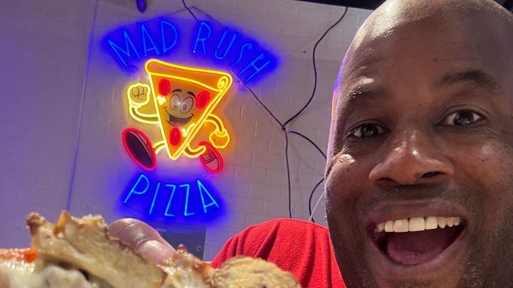 Photo de la campagne Help Save Mad Rush Pizza, 1 sur 8