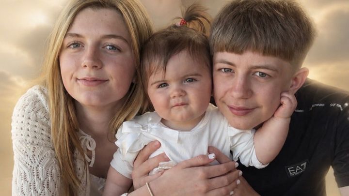 Sophie May Whitehurst funeral costs and children’s future. campaign photo, 1 of 4